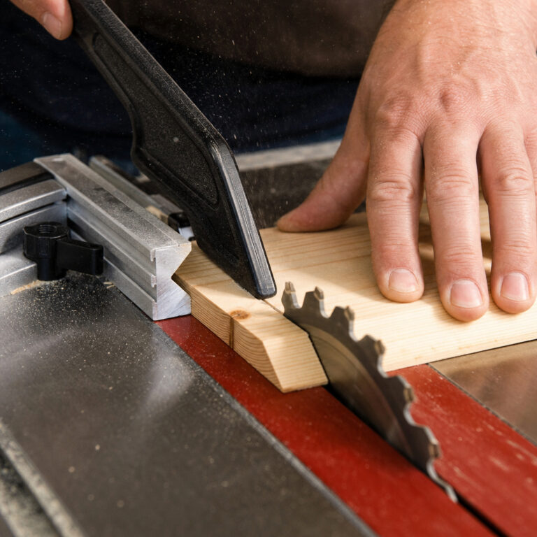 The Complete Guide to Cutting Angles on a Table Saw Safely