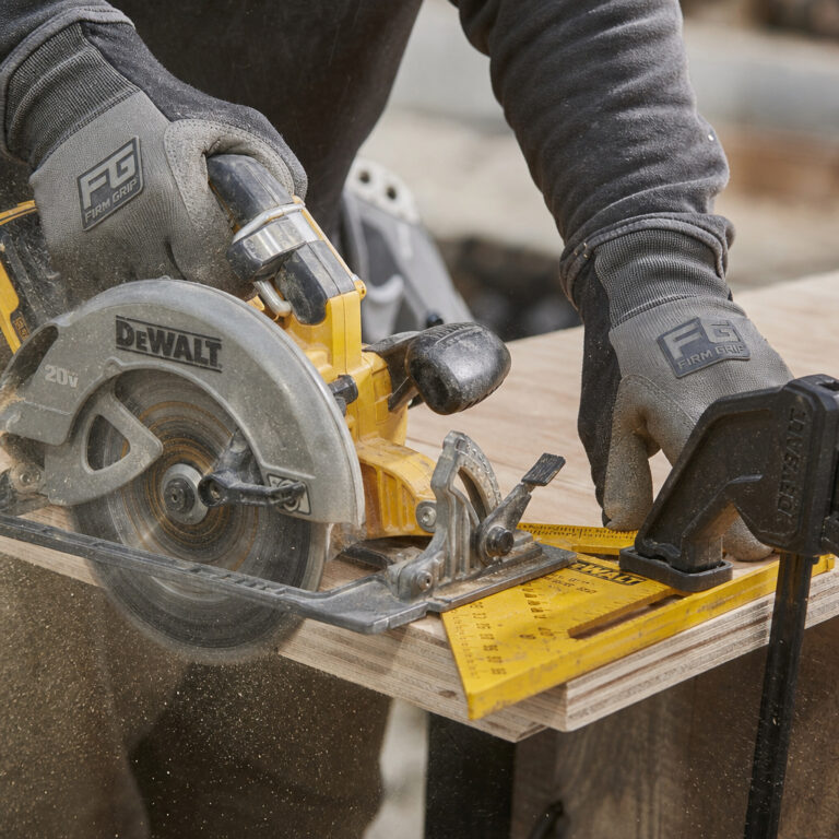 The Right Way to Cut Angles with a Circular Saw in 7 Steps